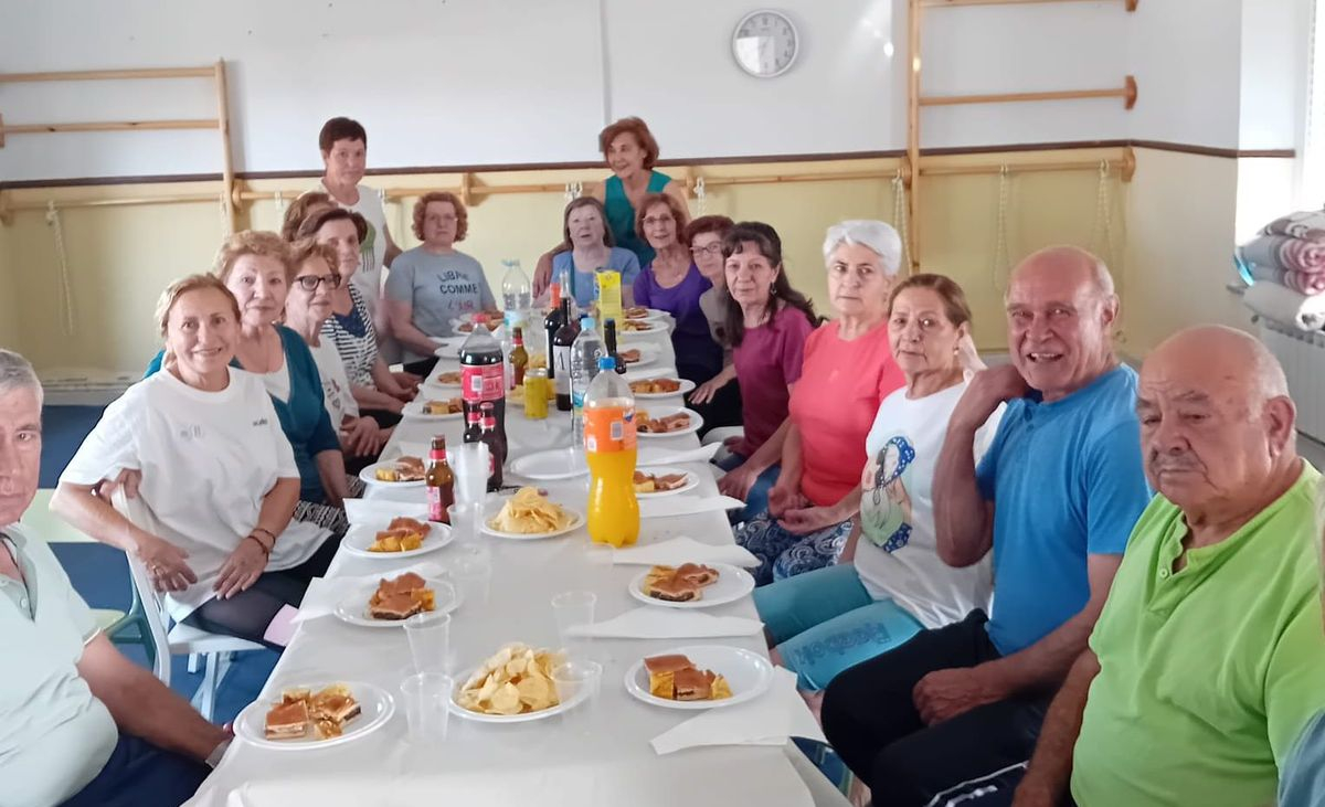 El yoga de Pilar Corral une a Cipérez en su fin de curso