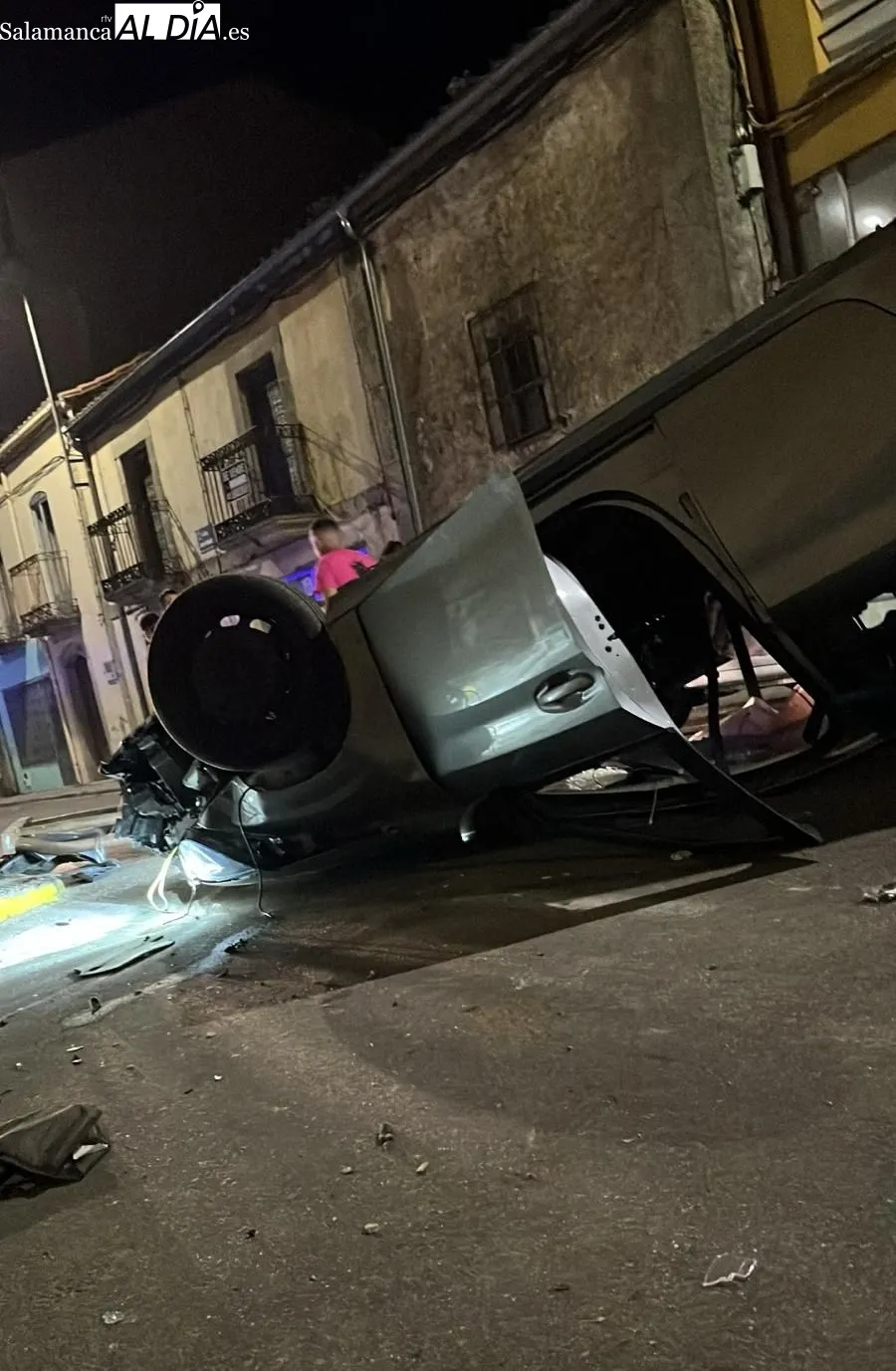 A pesar del aparatoso vuelco, los ocupantes del vehículo no resultaron heridos