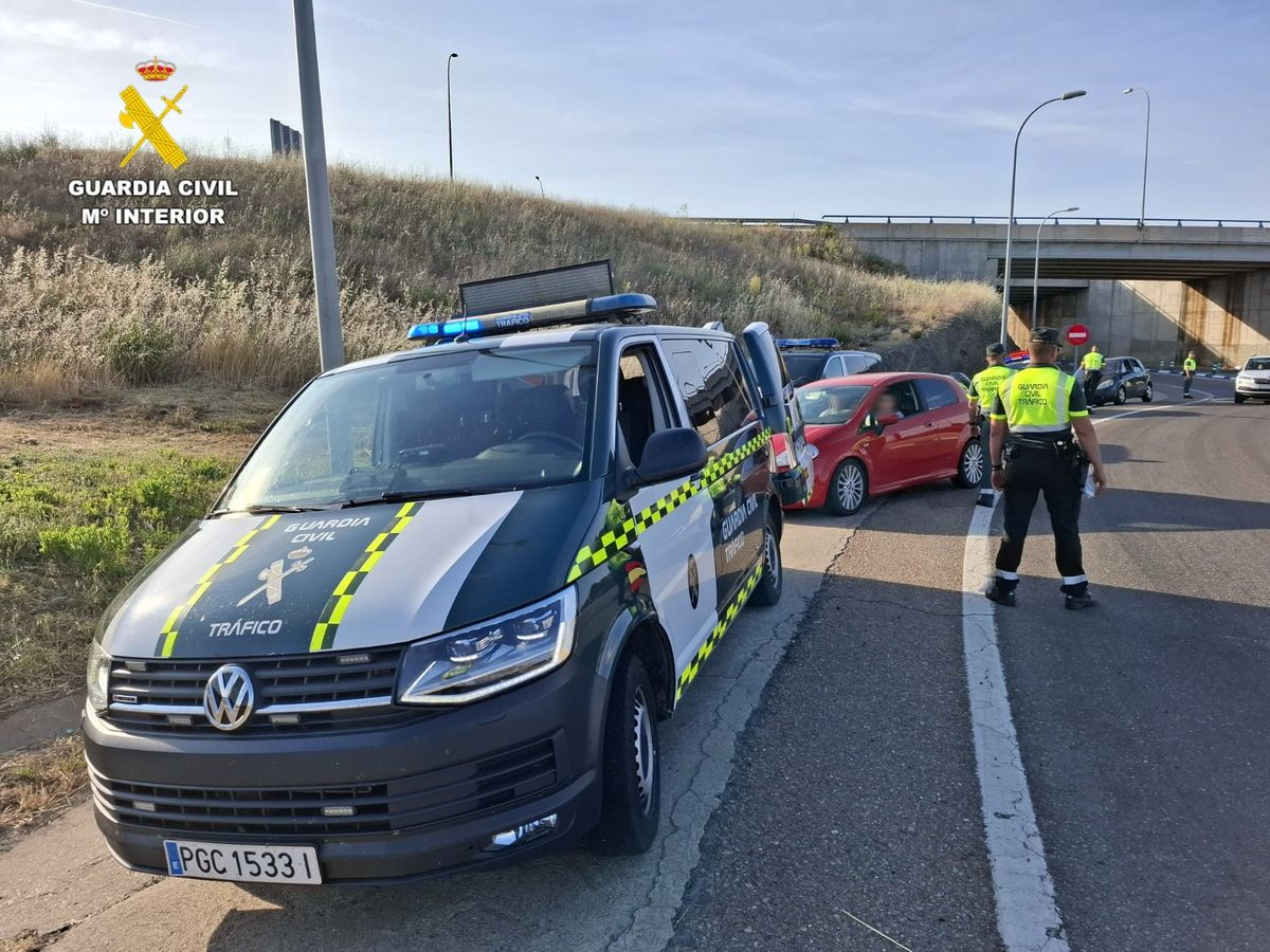 La Guardia Civil caza dos veces a un francés circulando a 220km/h y a 199 km/h por la A-62