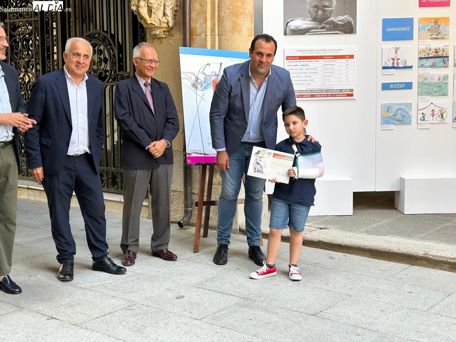  El talento de casi 1.000 escolares salmantinos inunda de color el Patio de La Salina | FOTOS: Elena Rodríguez 