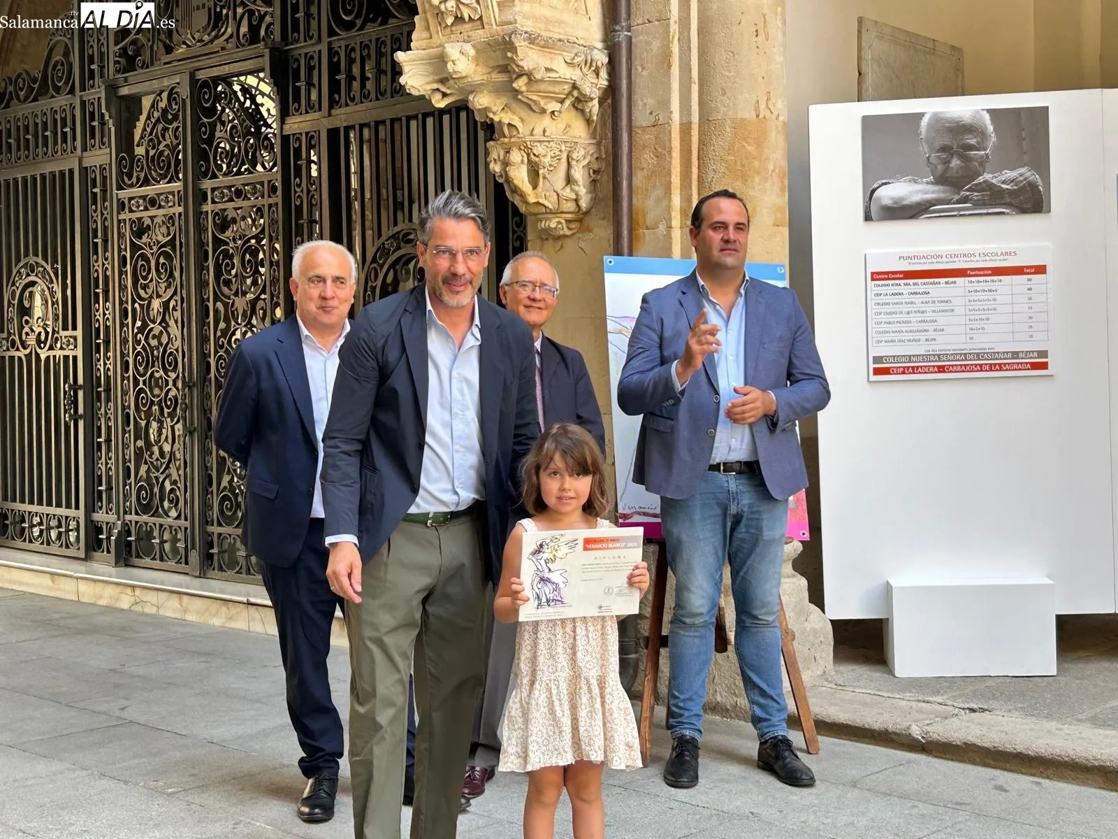  El talento de casi 1.000 escolares salmantinos inunda de color el Patio de La Salina | FOTOS: Elena Rodríguez 
