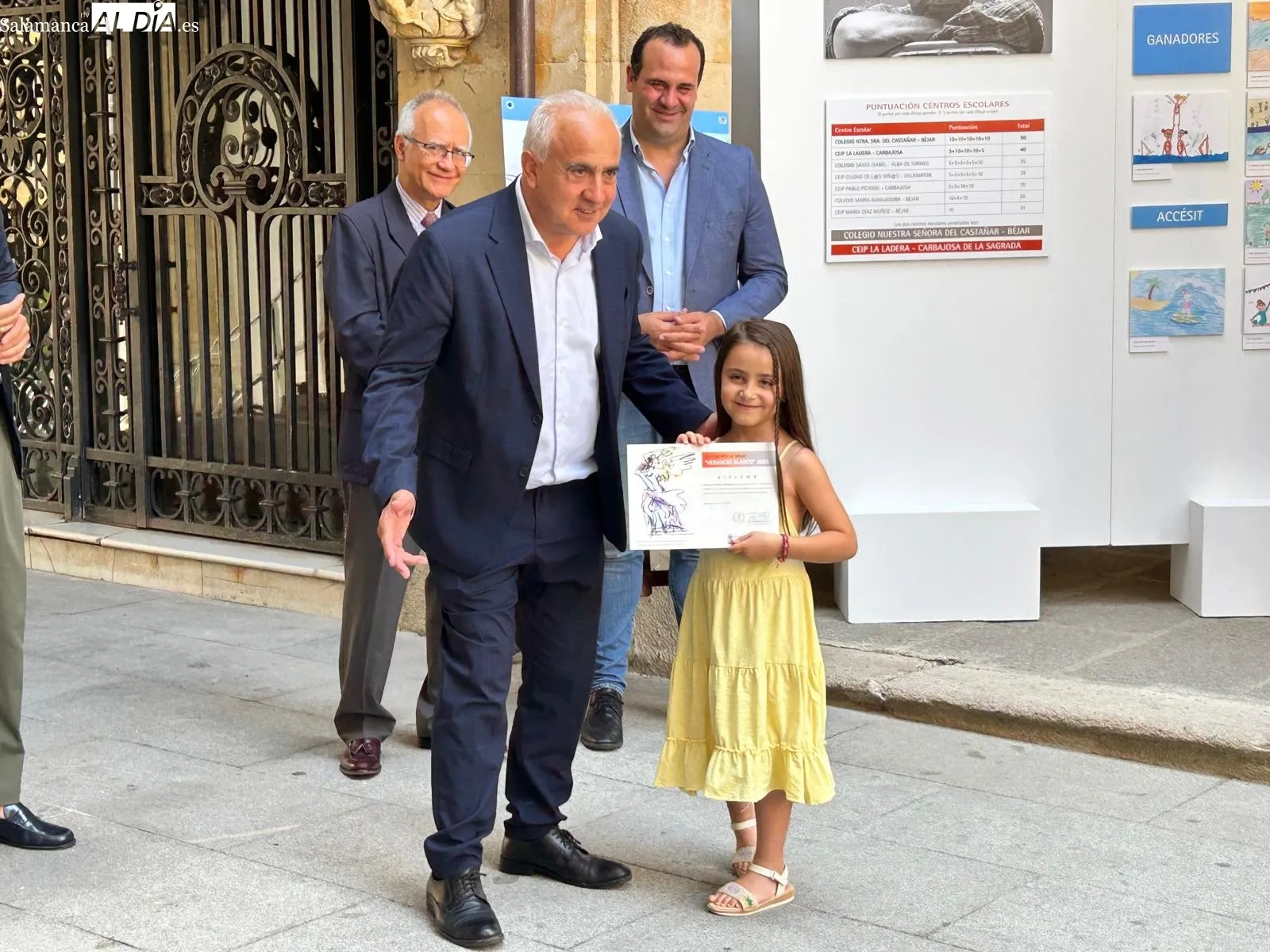  El talento de casi 1.000 escolares salmantinos inunda de color el Patio de La Salina | FOTOS: Elena Rodríguez 
