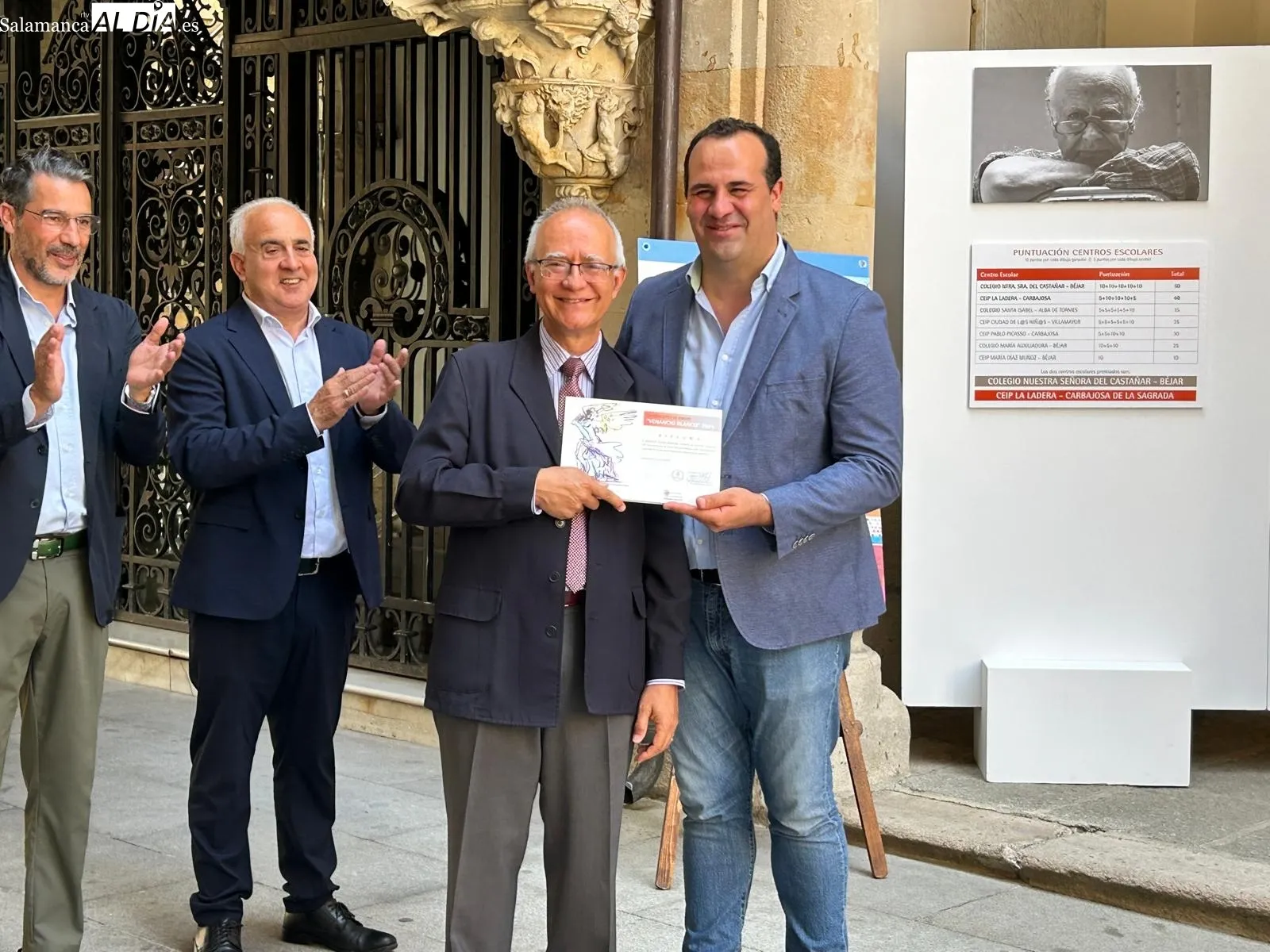  El talento de casi 1.000 escolares salmantinos inunda de color el Patio de La Salina | FOTOS: Elena Rodríguez 