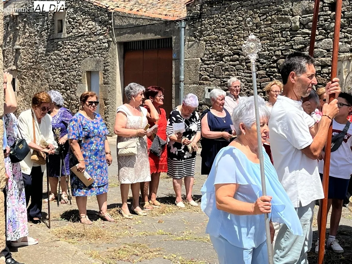 La celebración del Corpus Christi en Yecla de Yeltes contó con dos altares en el recorrido y la bendición de dos niños
