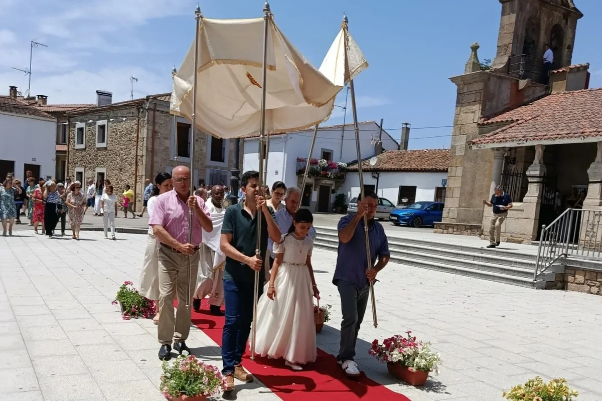 Celebración del Corpus Christi en Valderrodrigo / CARMEN ENCINAS