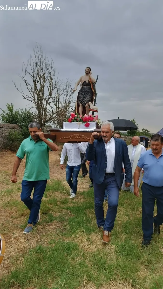 Misa y procesión en honor a San Juan Bautista en Cabeza de Framontanos / REP. GRÁFICO: JOSÉ ANTONIO MARTÍN GARCÍA