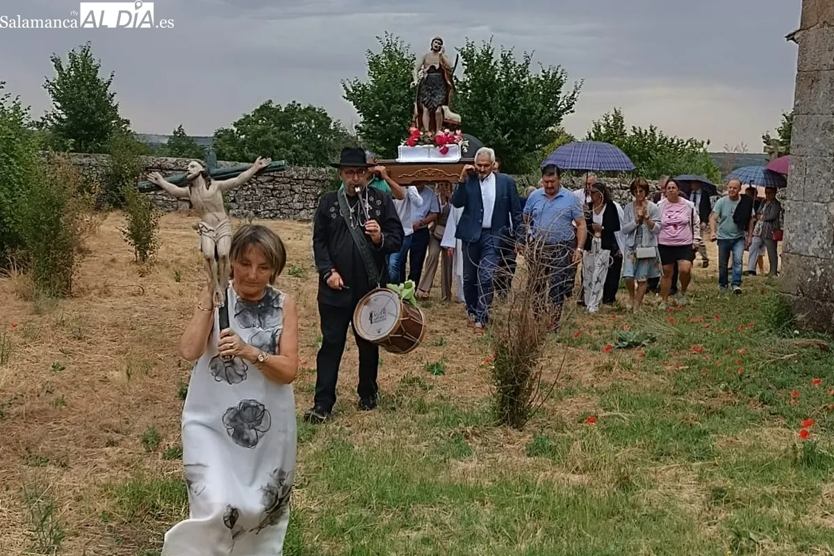 Misa y procesión en honor a San Juan Bautista en Cabeza de Framontanos / REP. GRÁFICO: JOSÉ ANTONIO MARTÍN GARCÍA