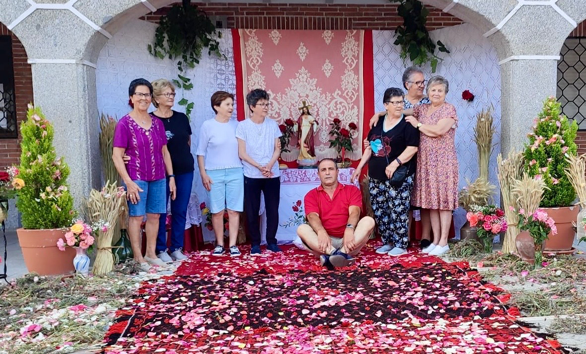 Santiago de la Puebla y la implicación vecinal, unidos un año más en la esperada celebración del Corpus