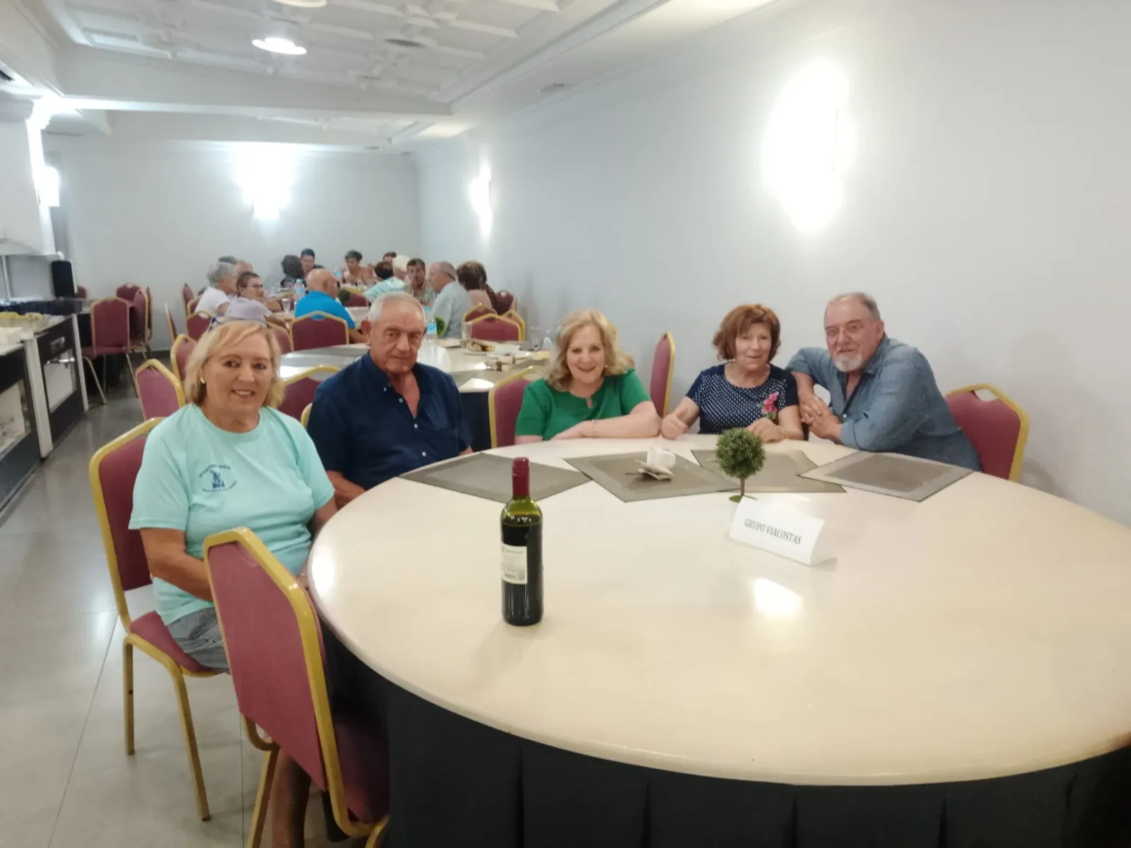 Foto 2 - La asociaci&oacute;n de mayores San Miguel descubre y disfruta  de Granada en un esperado viaje