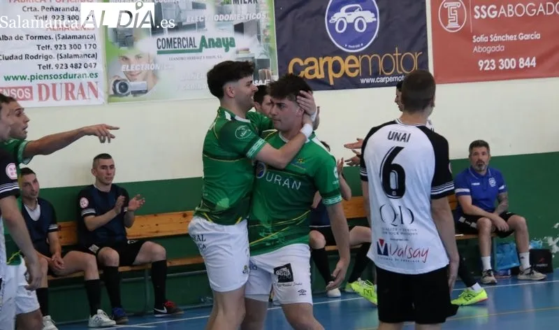 Foto 11 - Un s&oacute;lido Tafa F.S. toma ventaja en Alba y obliga al Piensos Dur&aacute;n a la heroica en Navarra (3-4)
