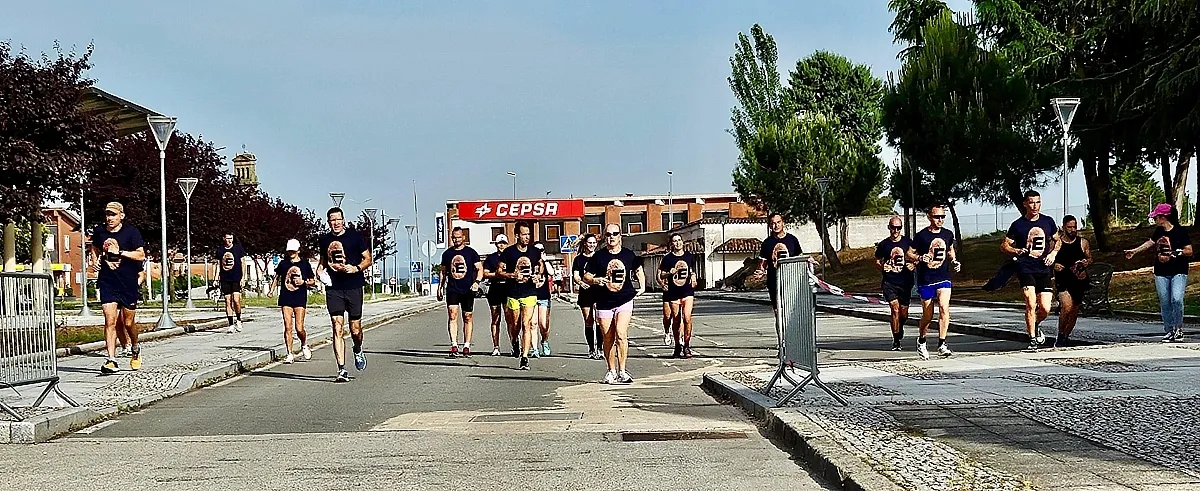 Foto 3 - Atletas de Espa&ntilde;a y Portugal completan una carrera  por La Raya Hispanolusa de Fuentes de O&ntilde;oro y Vilar Formoso.