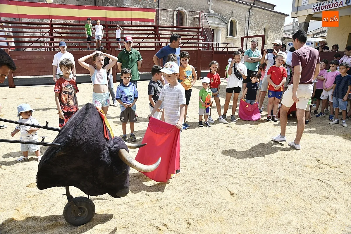 Encierro infantil durante el Corpus de La Fuente de San Esteban/ Fotos: Adrián M.Pastor
