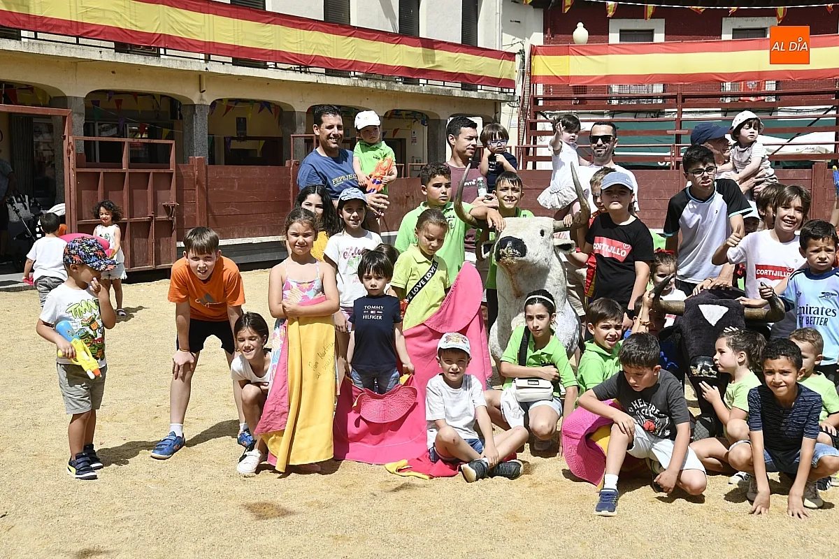 Encierro infantil durante el Corpus de La Fuente de San Esteban/ Fotos: Adrián M.Pastor