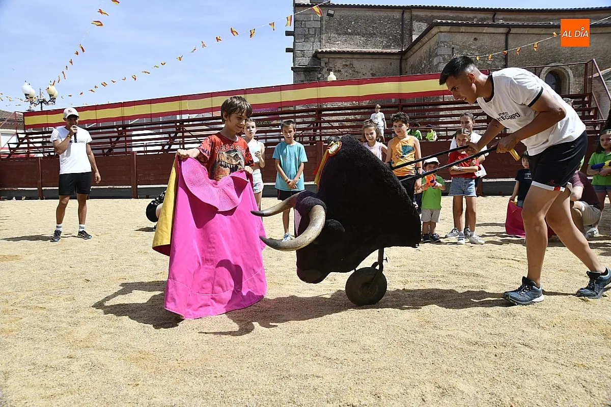 Encierro infantil durante el Corpus de La Fuente de San Esteban/ Fotos: Adrián M.Pastor
