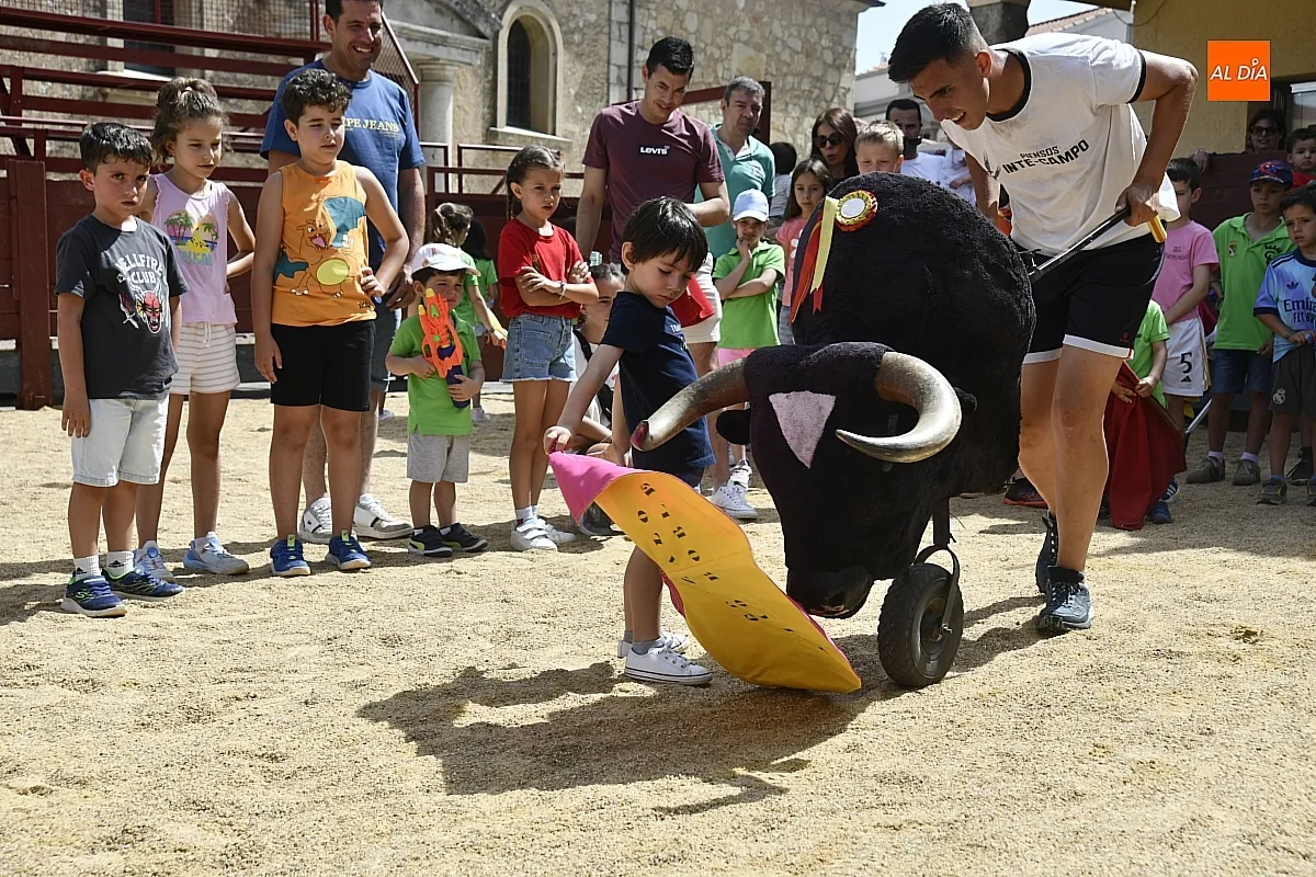 Encierro infantil durante el Corpus de La Fuente de San Esteban/ Fotos: Adrián M.Pastor