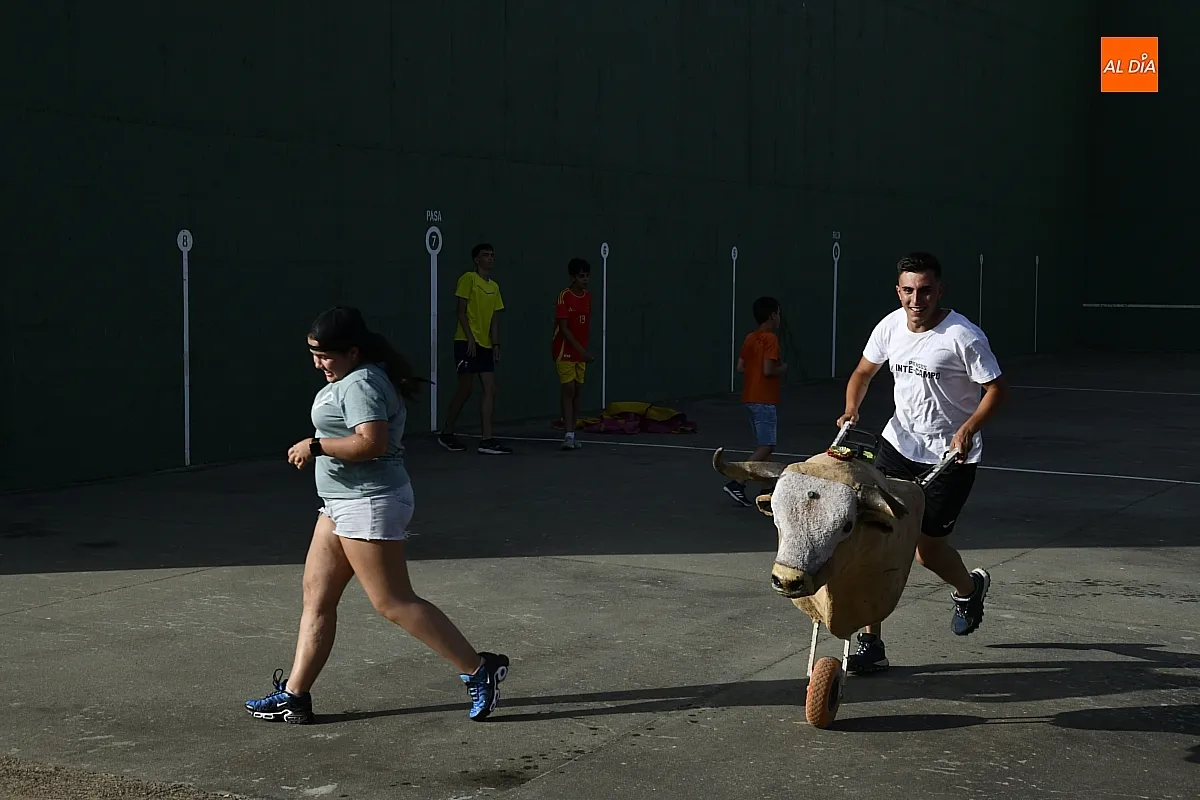 Los carretones fueron la parte más divertida para pequeños y mayores en la tarde del viernes/ Fotos: Adrián M.Pastor