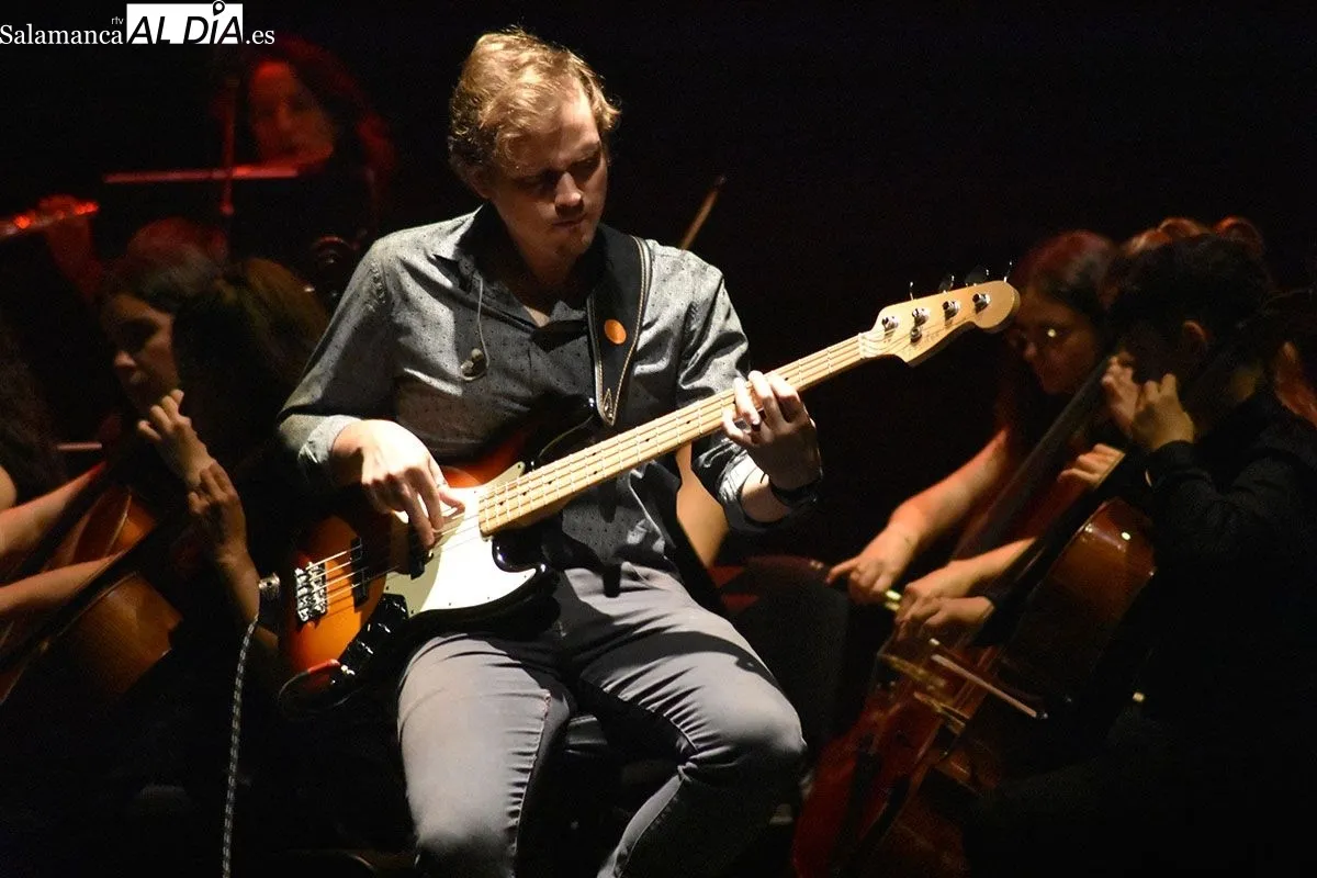 Concierto en el CAEM de la Joven Orquesta Sinfónica Ciudad de Salamanca con  Chico Pérez