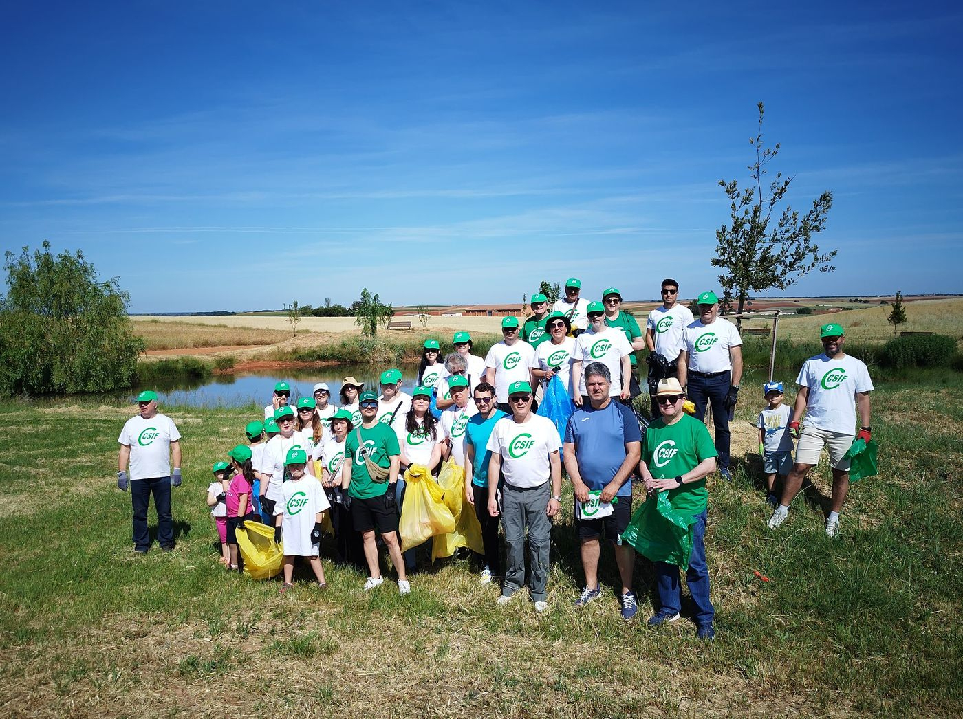 CSIF Doñinos: 45 voluntarios limpian el paraje Las Antanicas