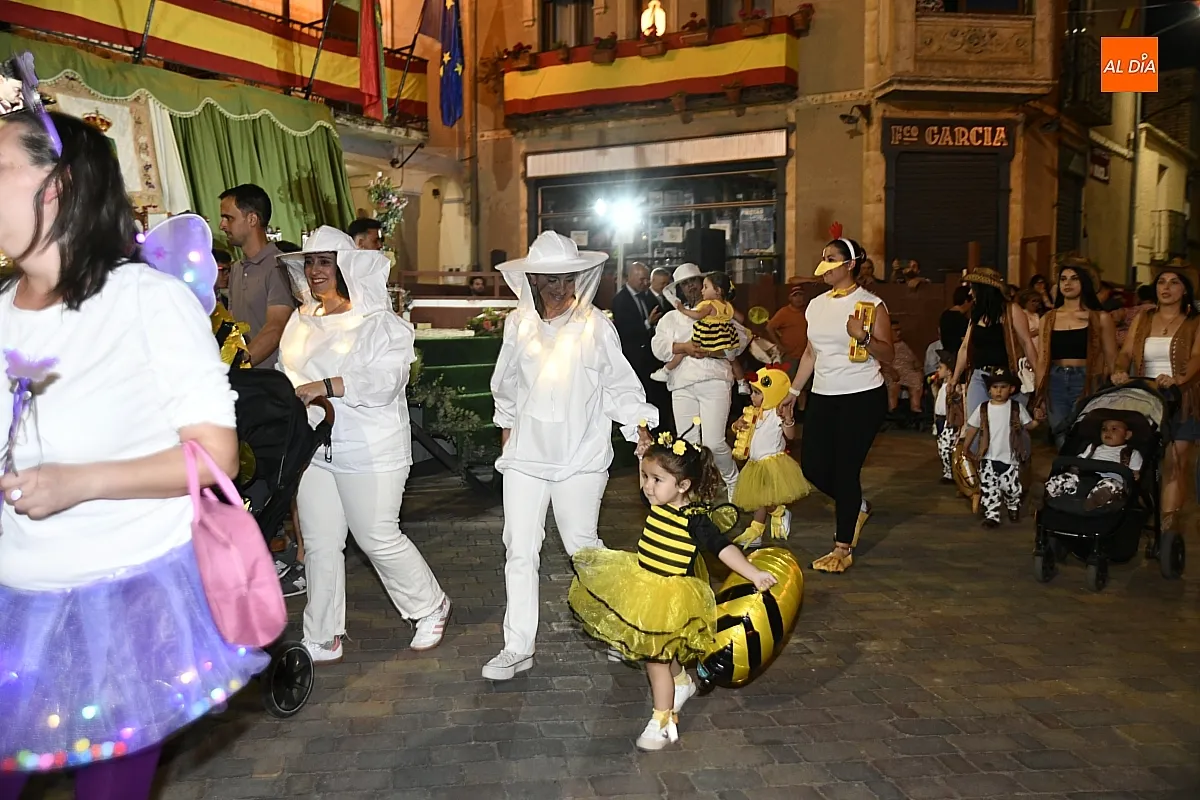 Pregón y desfile carrozas Corte de Honor/ Fotos: Adrián M.Pastor