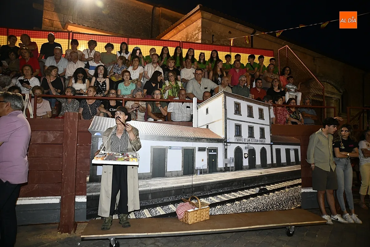 Pregón y desfile carrozas Corte de Honor/ Fotos: Adrián M.Pastor