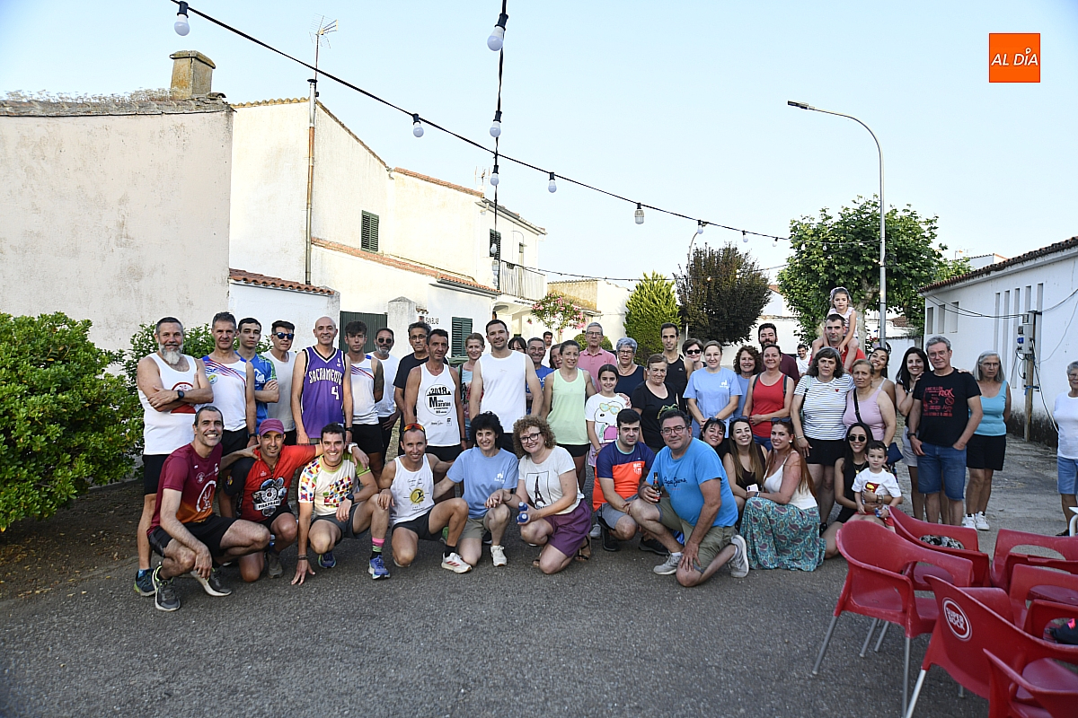 Sanjuanejo abre con unos concurridos carrera y paseo saludables las fiestas en honor a su patrón
