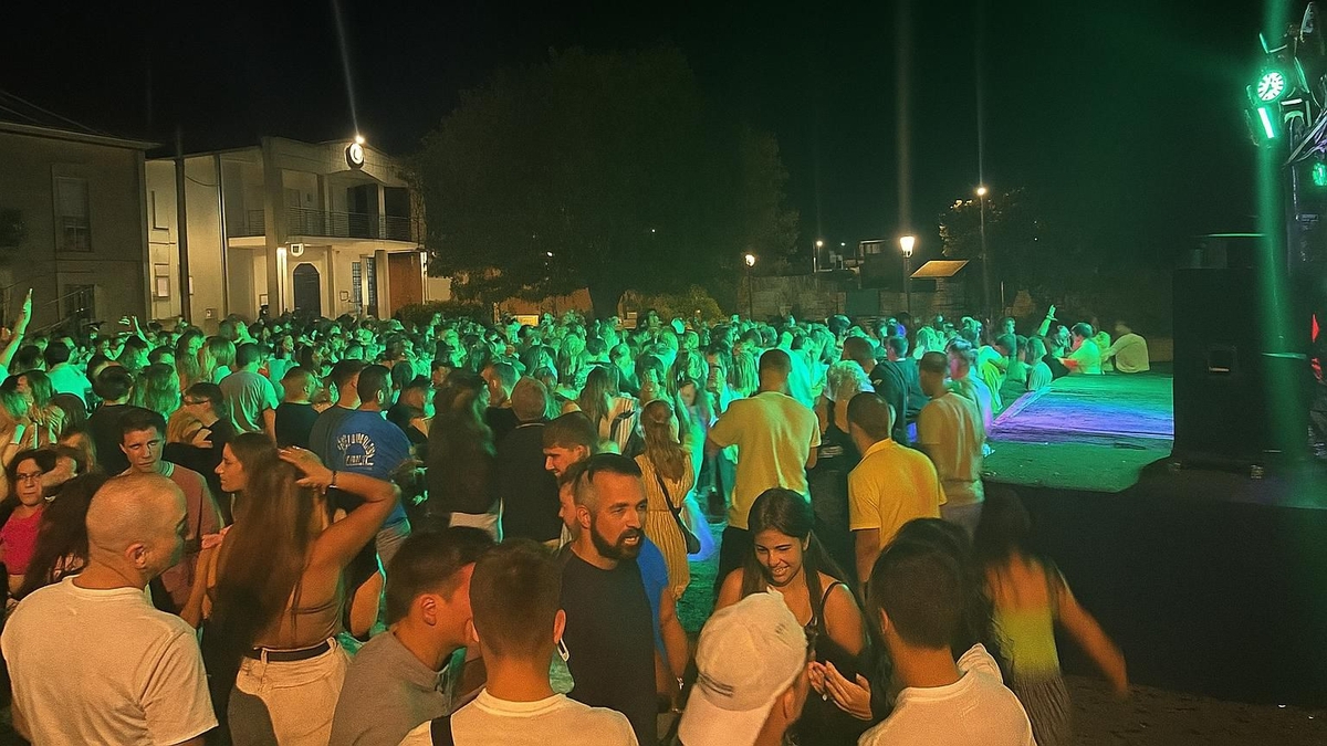 Fiesta en Encinasola: paella para 320 en los Mártires