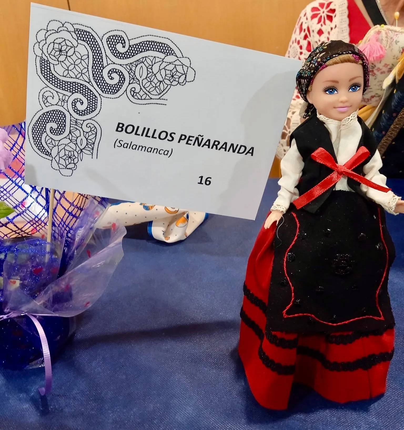 Foto 2 - Las encajeras de Pe&ntilde;aranda, protagonistas destacadas en el gran Encuentro de Bolillos Ciudad de Salamanca