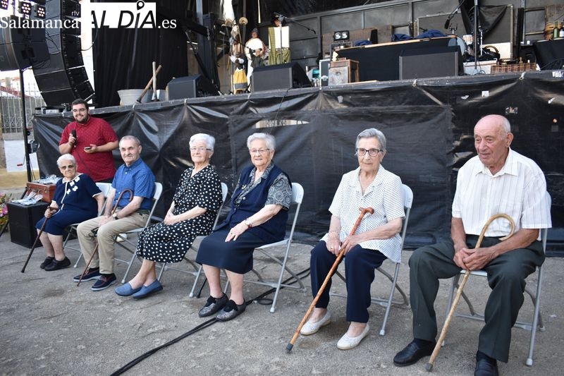Homenaje en Encinas de Arriba a sus mayores de 90 años