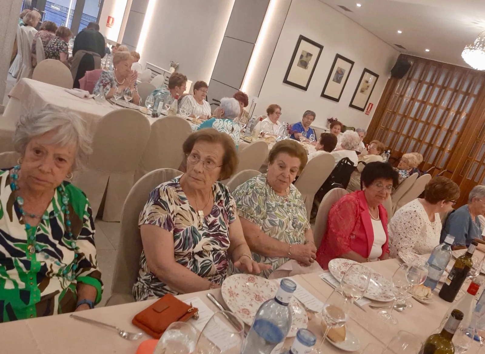Foto 6 - El Programa Vive dice adi&oacute;s al curso con una animada comida