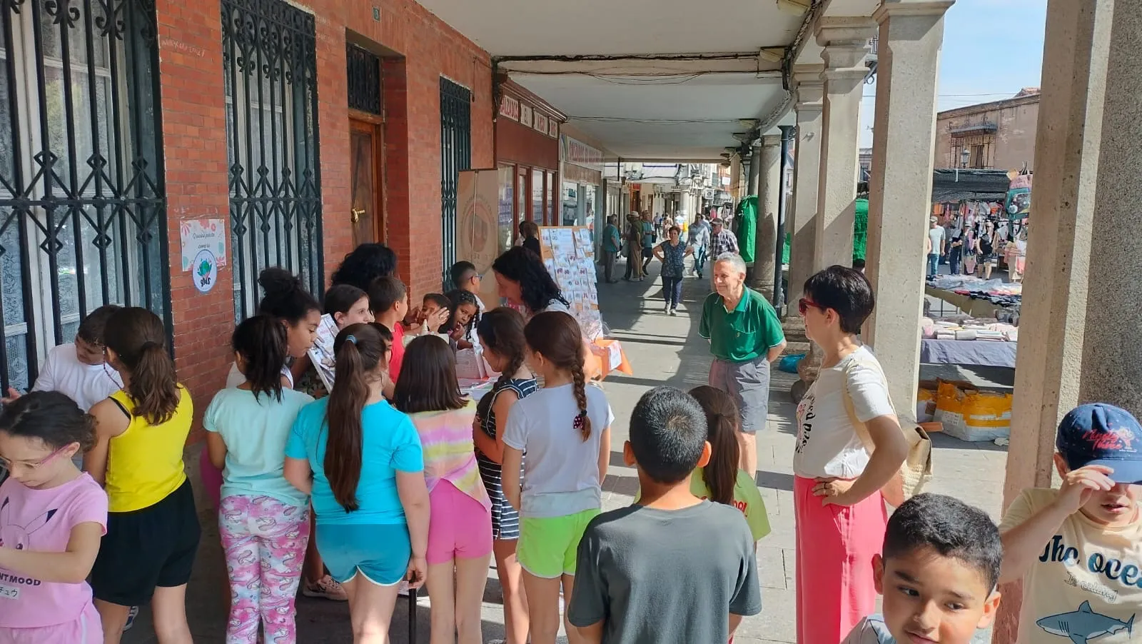 Foto 4 - El Seve lleva su original empresa &lsquo;Fabricando Ilusiones&rsquo; y sus productos artesanales al mercadillo