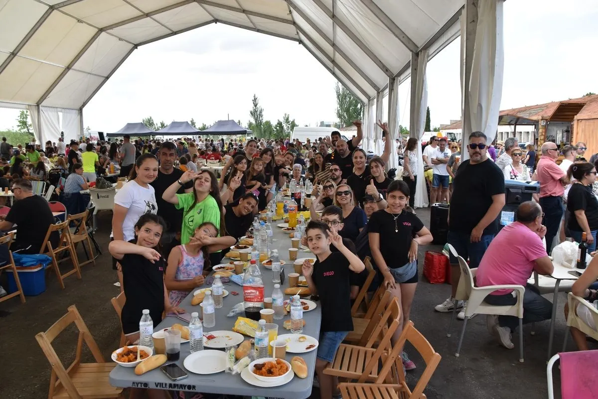 Comida Popular en las fiestas de Villamayor. Foto de Vanesa Martins