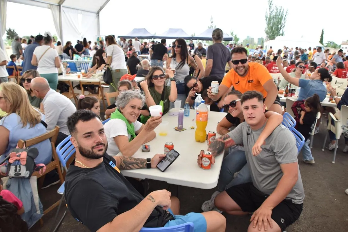 Comida Popular en las fiestas de Villamayor. Foto de Vanesa Martins