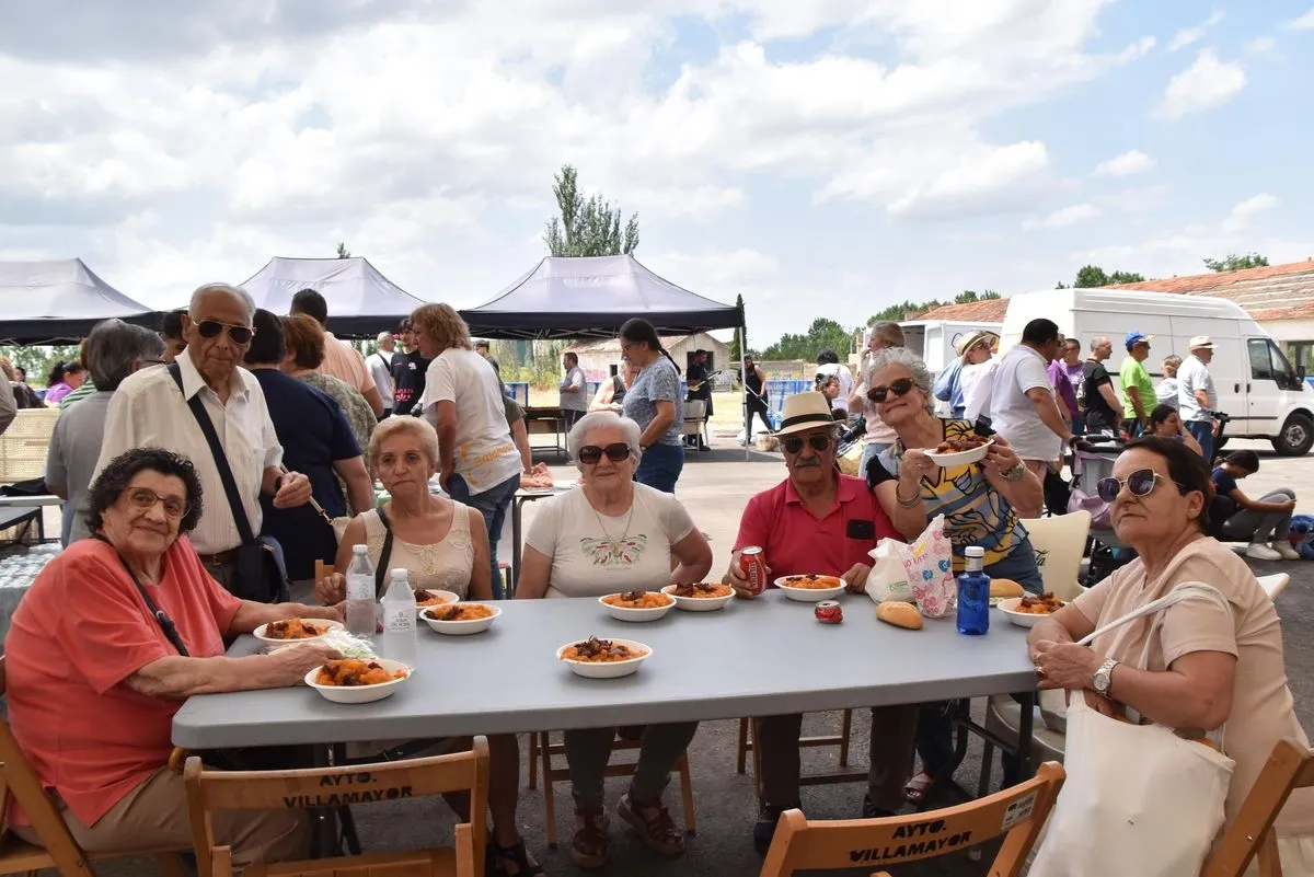 Comida Popular en las fiestas de Villamayor. Foto de Vanesa Martins