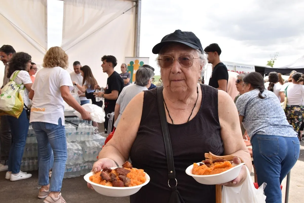Comida Popular en las fiestas de Villamayor. Foto de Vanesa Martins