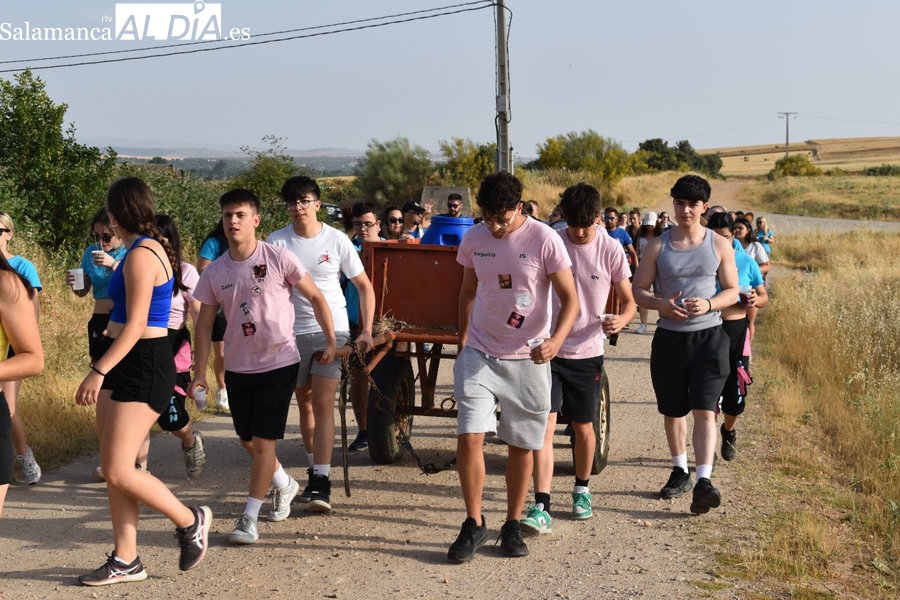 Encinas de Arriba vibra con un fin de semana de fuego, tradición y hermandad en honor al Domingo del Señor