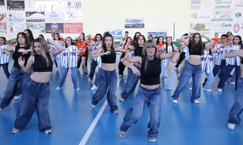 Foto 14 - La danza urbana y moderna cierra curso en Alba con 100 bailarines en escena