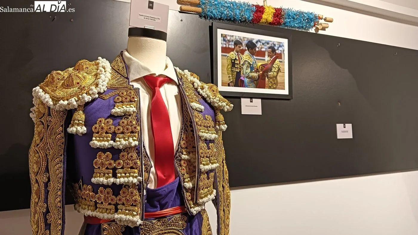 Javier Valverde dona un traje de luces al Museo Taurino de Salamanca | Fotos: Toni Sánchez