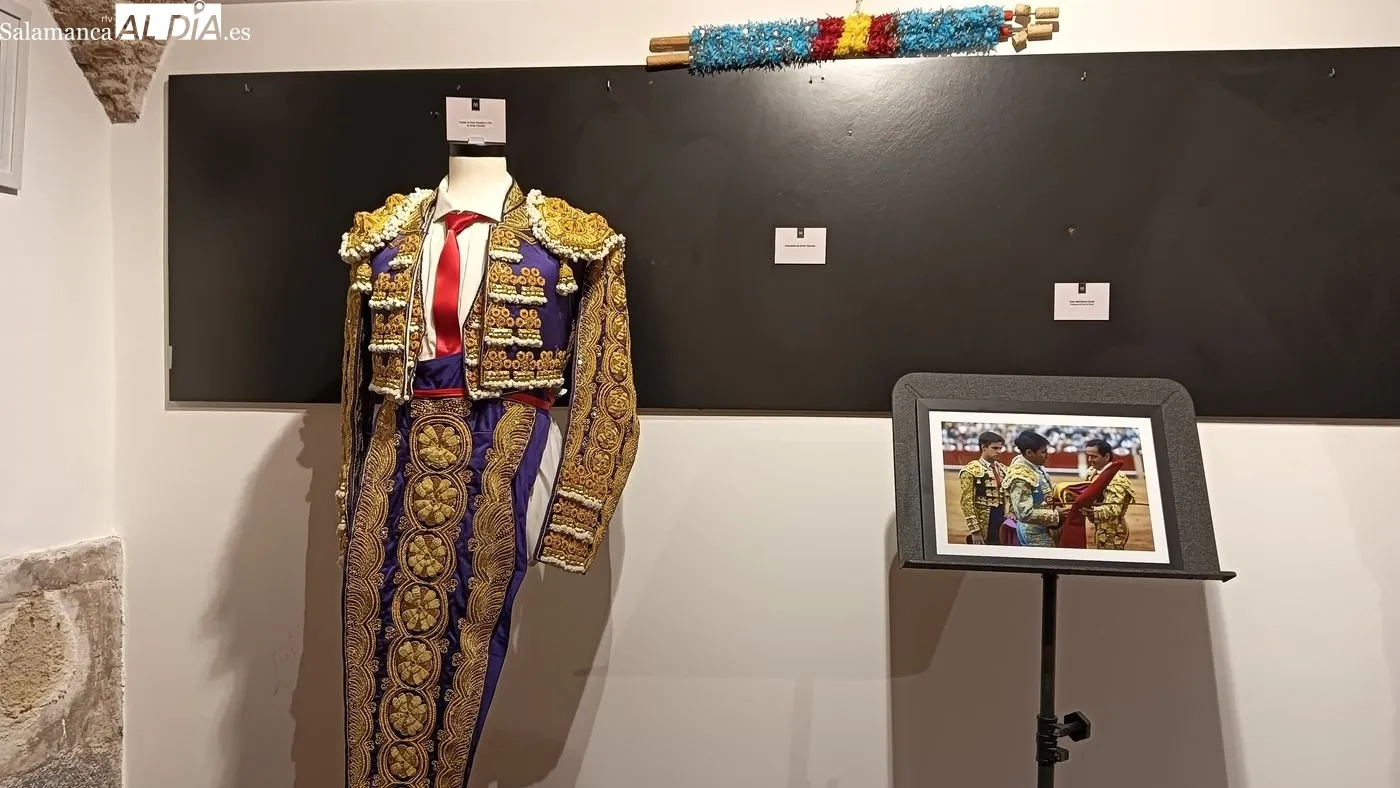 Javier Valverde dona un traje de luces al Museo Taurino de Salamanca | Fotos: Toni Sánchez