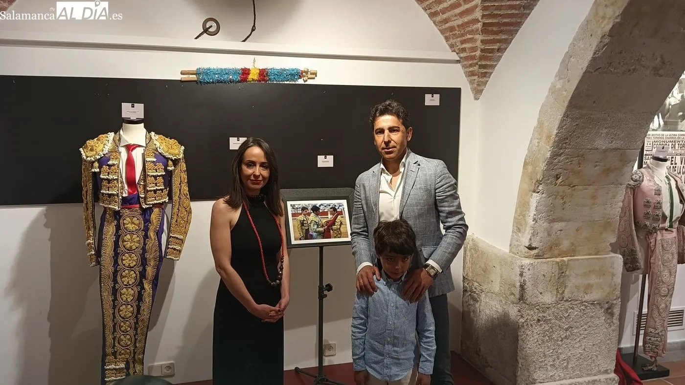 Javier Valverde dona un traje de luces al Museo Taurino de Salamanca | Fotos: Toni Sánchez