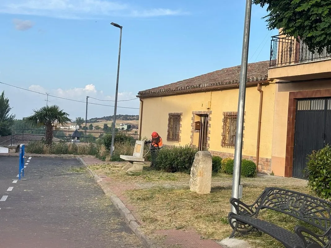 Foto 4 - Las Playas, El Espol&oacute;n y el colegio Santa Teresa, en el centro del plan de mantenimiento estival