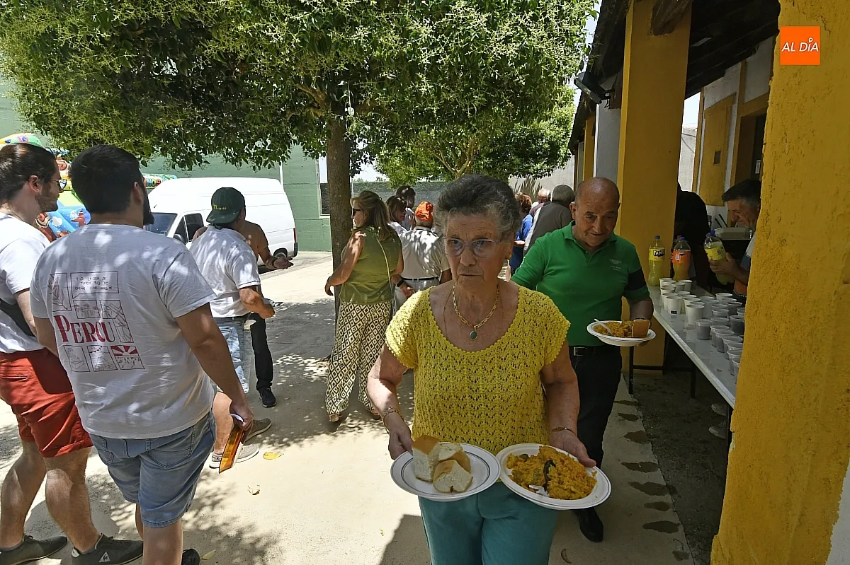 Comida popular en Sepulcro Hilario con motivo del Corpus Christi/ Fotos: Adrián M.Pastor