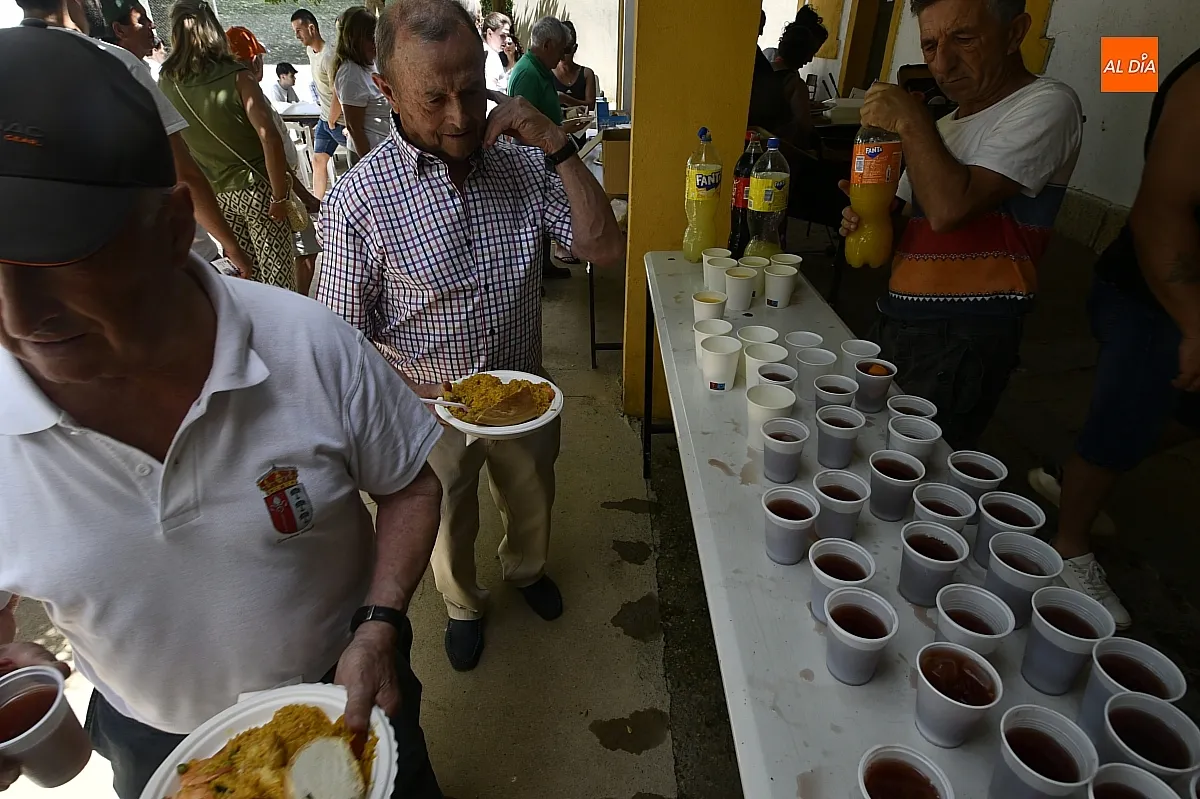 Comida popular en Sepulcro Hilario con motivo del Corpus Christi/ Fotos: Adrián M.Pastor