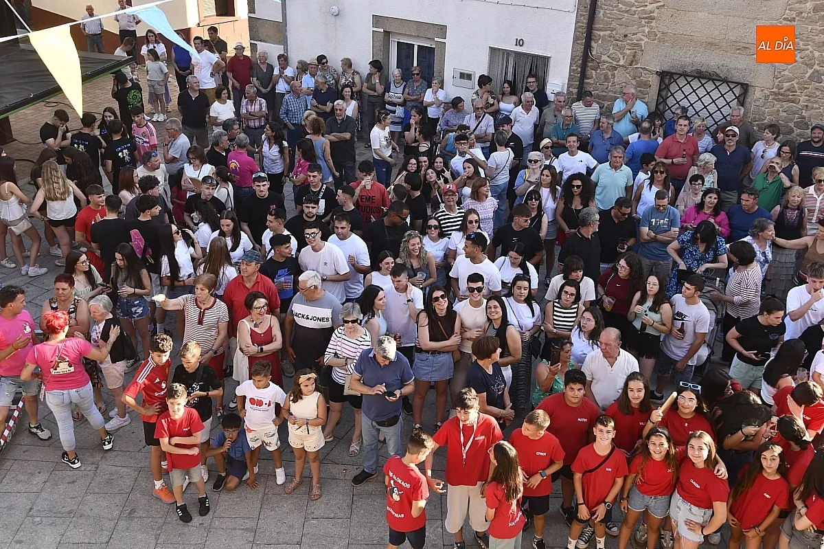 Comienzo fiestas San Juan en Navasfrías/ Fotos: Adrián M.Pastor