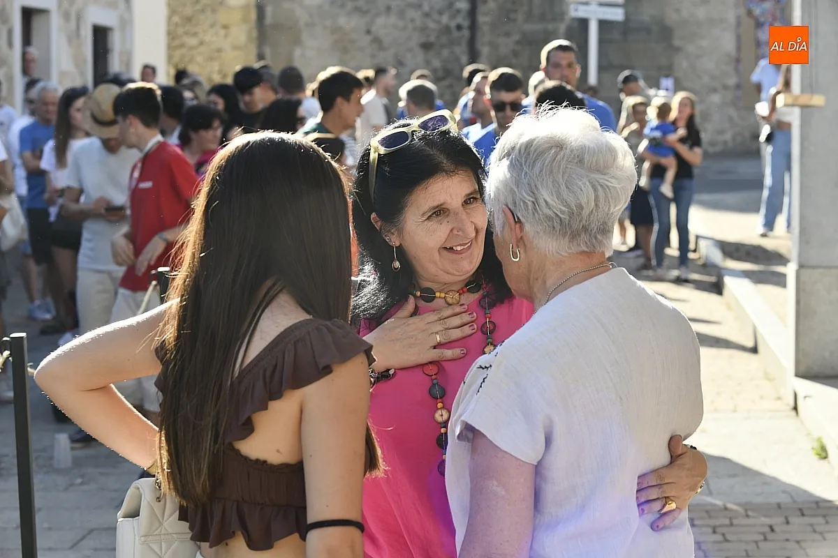 Comienzo fiestas San Juan en Navasfrías/ Fotos: Adrián M.Pastor