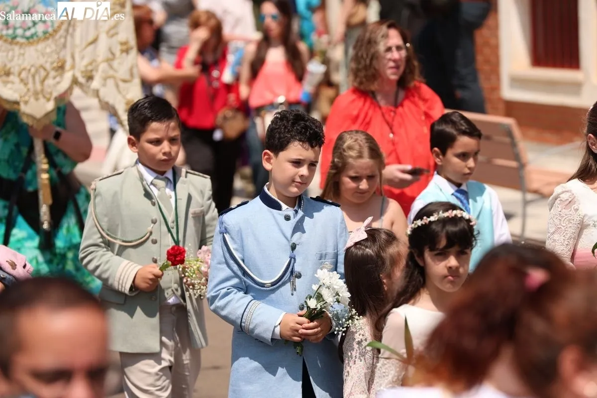 La devoción por la Virgen de la Salud congrega a los vecinos de Tejares en sus fiestas patronales | FOTOS: David Sañudo