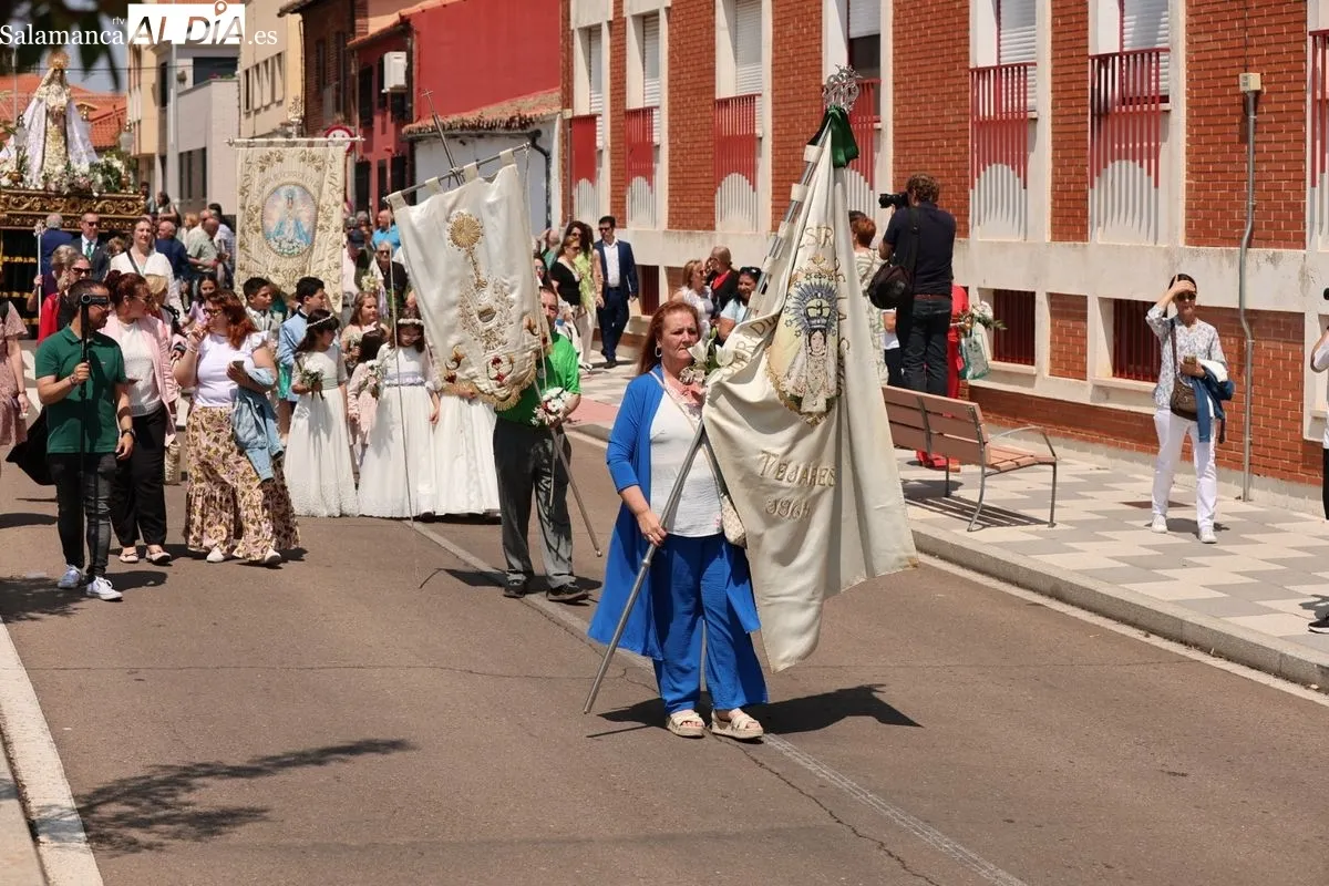 La devoción por la Virgen de la Salud congrega a los vecinos de Tejares en sus fiestas patronales | FOTOS: David Sañudo