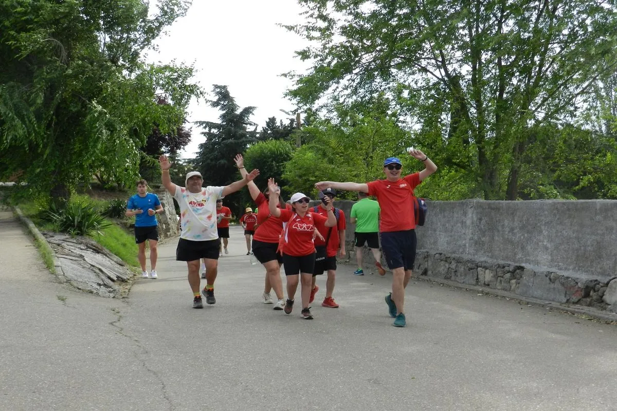 Florida de Liébana vibra con su carrera popular y premia el esfuerzo con lotes de embutidos