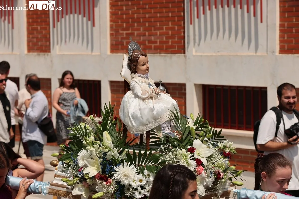 La devoción por la Virgen de la Salud congrega a los vecinos de Tejares en sus fiestas patronales | FOTOS: David Sañudo