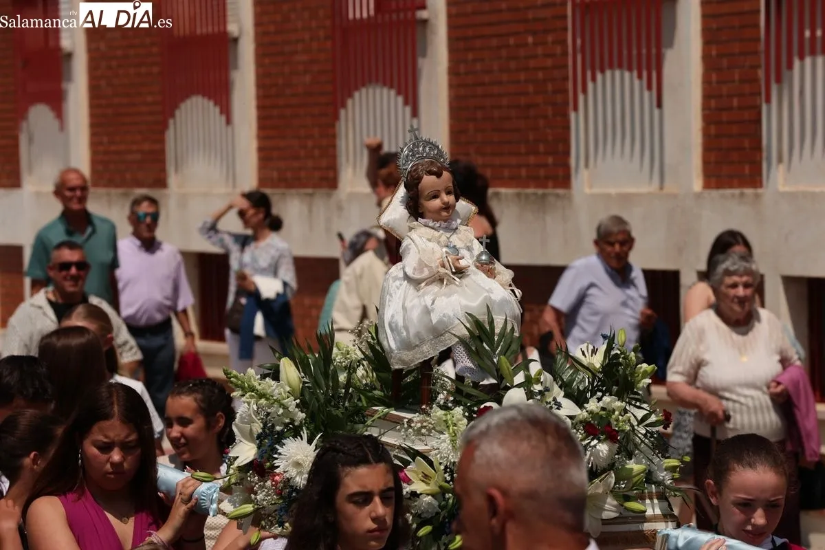 La devoción por la Virgen de la Salud congrega a los vecinos de Tejares en sus fiestas patronales | FOTOS: David Sañudo