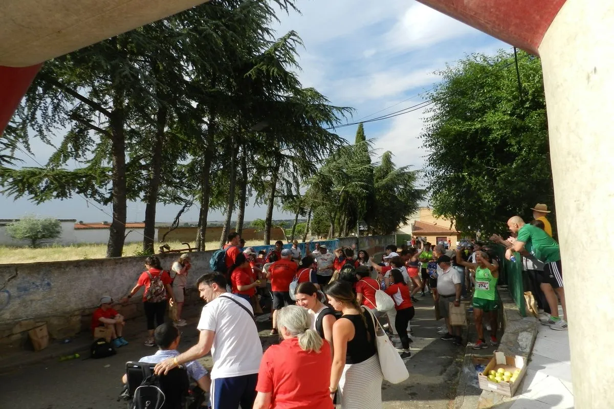 Florida de Liébana vibra con su carrera popular y premia el esfuerzo con lotes de embutidos